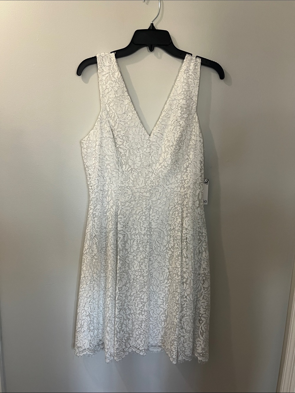 Kensie White Floral Lace V-Neck Sleeveless Dress